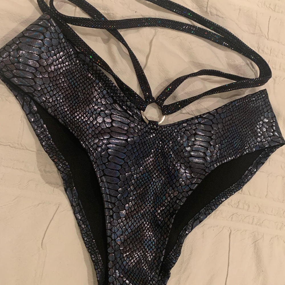 Python Holographic Set (Top And Cheeky Bottoms) R… - image 6